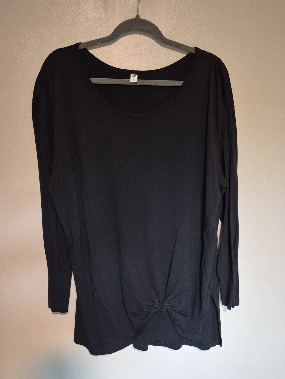 Women's Black Long-Sleeve Knot Front Top